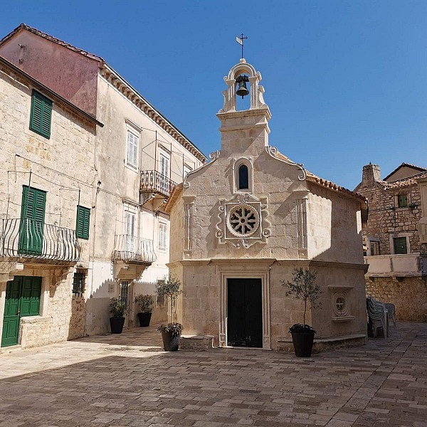 ESCAPADE RESSOURCEMENT A HVAR