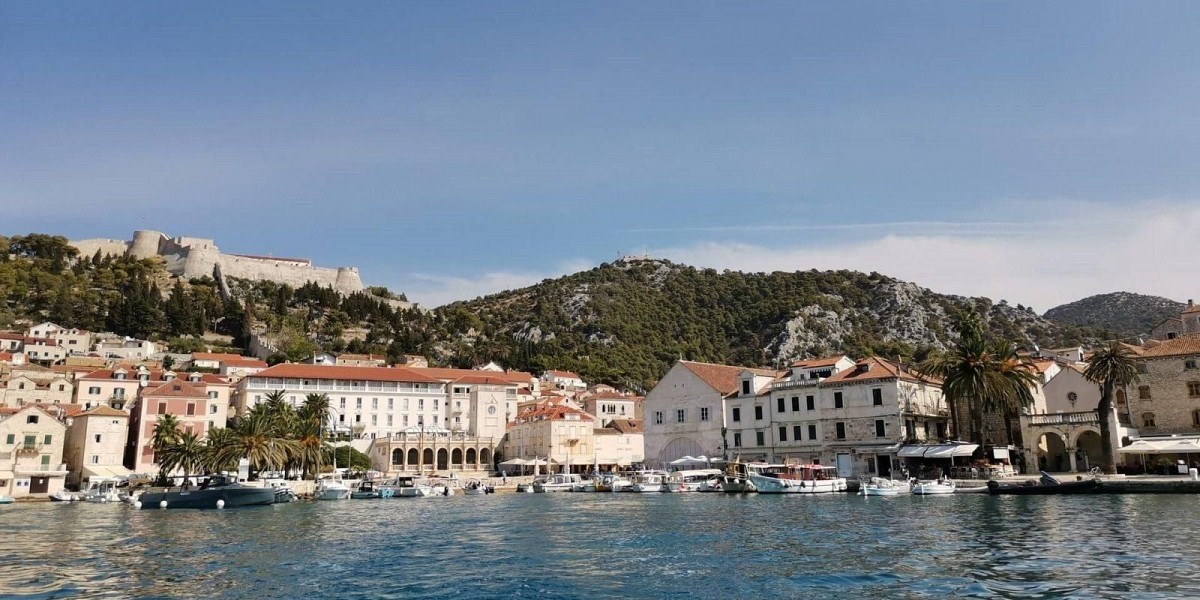 ESCAPADE RESSOURCEMENT A HVAR